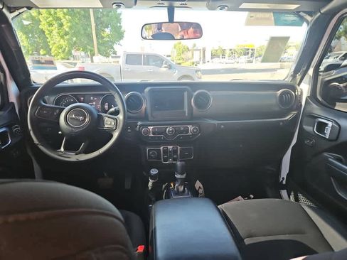 Used 2023 Jeep Wrangler Unlimited AWD/4WD image 10