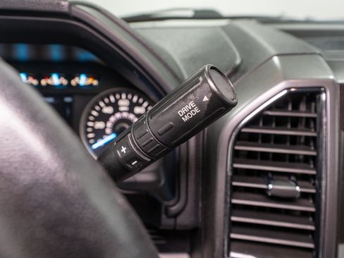 Used 2018 Ford F150 XLT w/ Equipment Group 302A Luxury AWD/4WD image 28