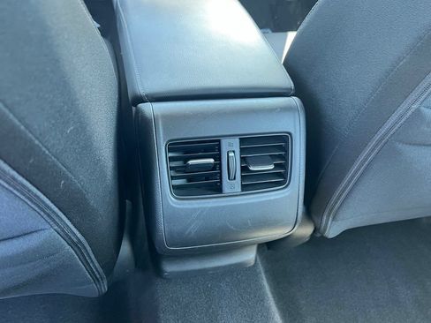 Used 2018 Honda Accord EX image 17