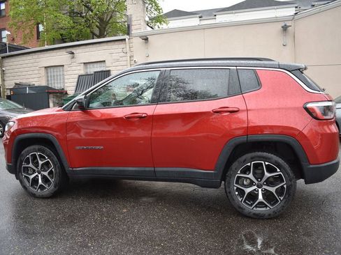 Used 2025 Jeep Compass Limited AWD/4WD image 9