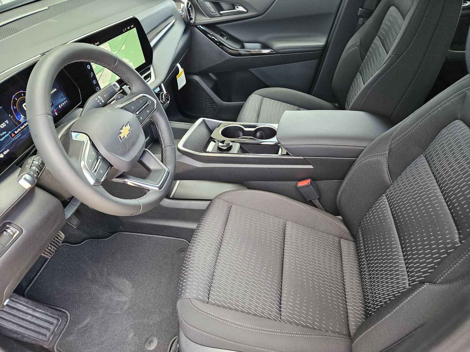 New 2027 Chevrolet Equinox LT w/ Safety and Technology Package FWD image 14