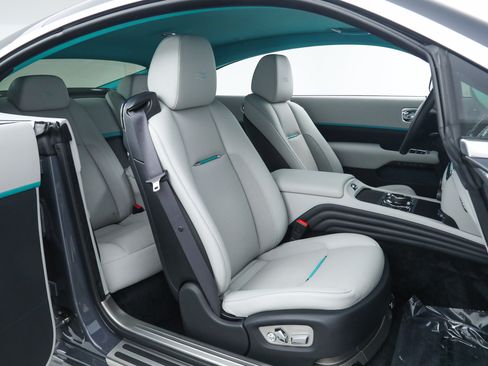 Used 2021 Rolls-Royce Wraith RWD image 18