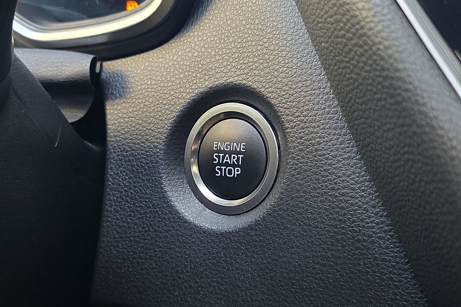 Used 2025 Toyota Corolla XSE FWD image 18