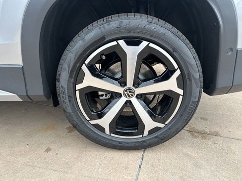 New 2026 Volkswagen Tiguan SE AWD/4WD image 8
