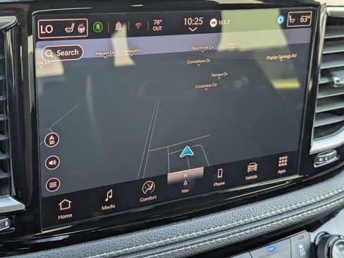 Used 2024 Chrysler Pacifica Limited FWD image 21
