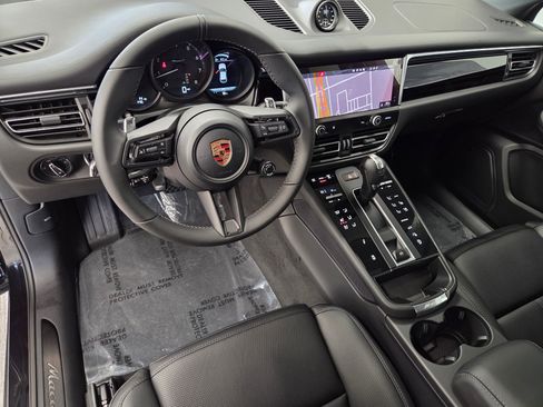 New 2026 Porsche Macan Turbo image 4