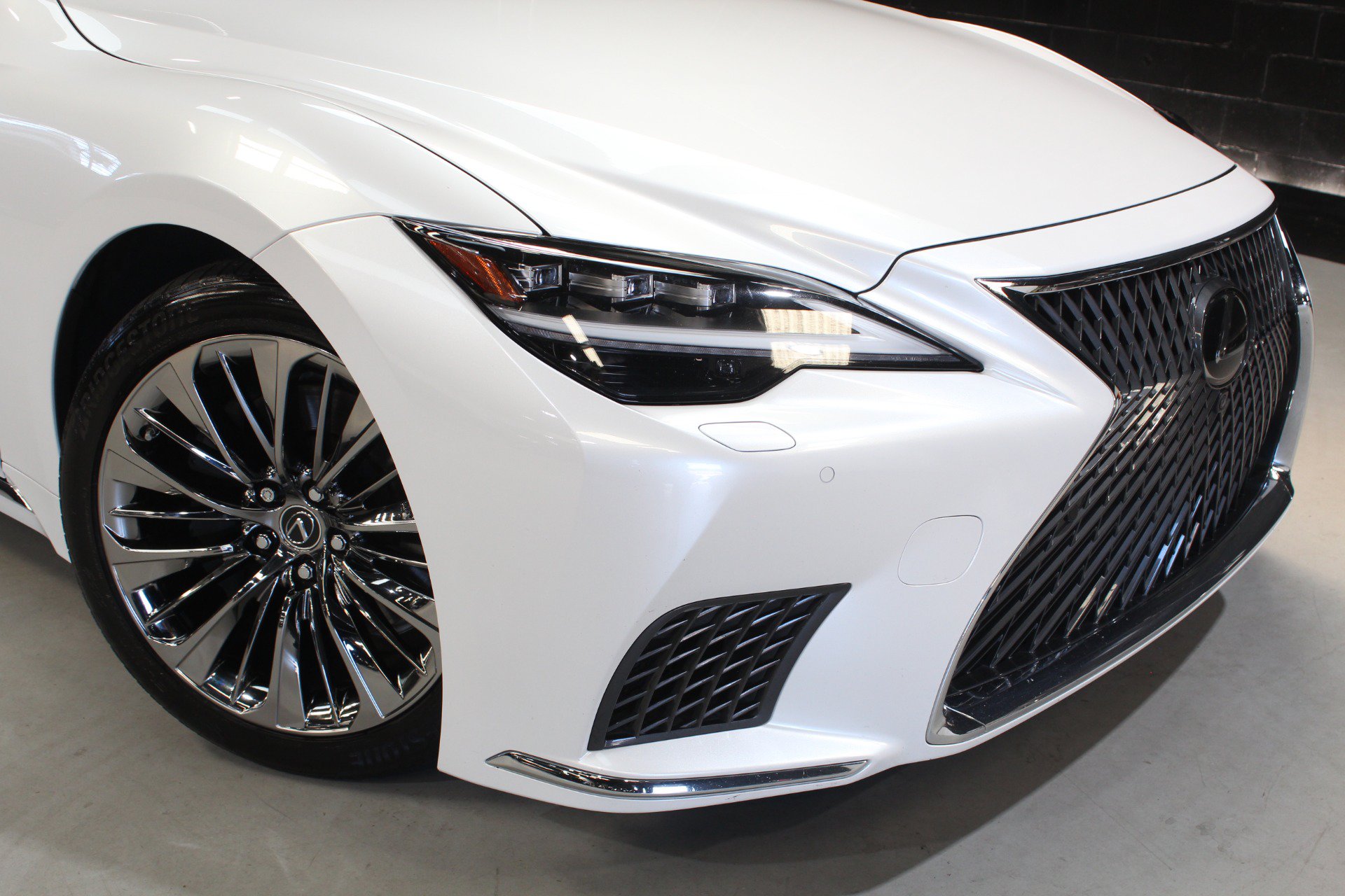 Used 2022 Lexus LS 500 w/ Interior Upgrade Package RWD image 11