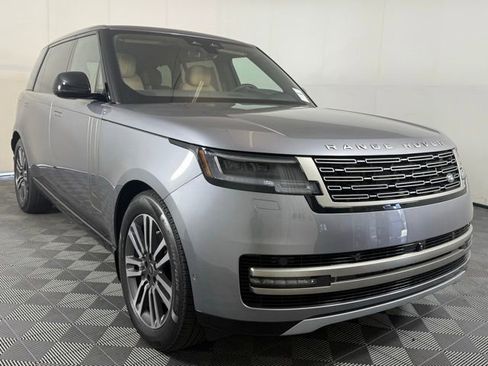 New 2025 Land Rover Range Rover Long Wheelbase SE image 10