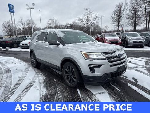 Used 2018 Ford Explorer XLT w/ Equipment Group 202A image 8