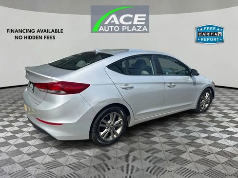 Used 2017 Hyundai Elantra SE image 5