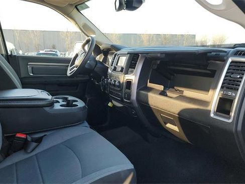 Used 2023 RAM 1500 Classic SLT image 7