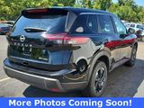 Used 2024 Nissan Rogue SV image 4