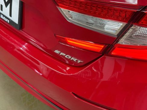 Used 2018 Honda Accord Sport image 8