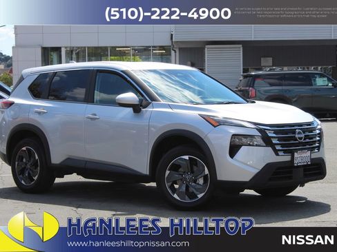 Used 2025 Nissan Rogue SV AWD/4WD image 1