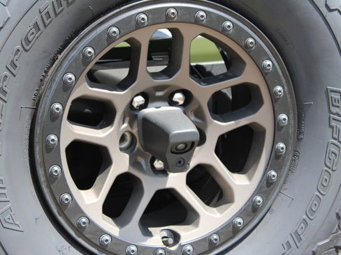 Used 2021 Jeep Wrangler Unlimited Rubicon w/ Xtreme Recon 35" Tire Package AWD/4WD image 13