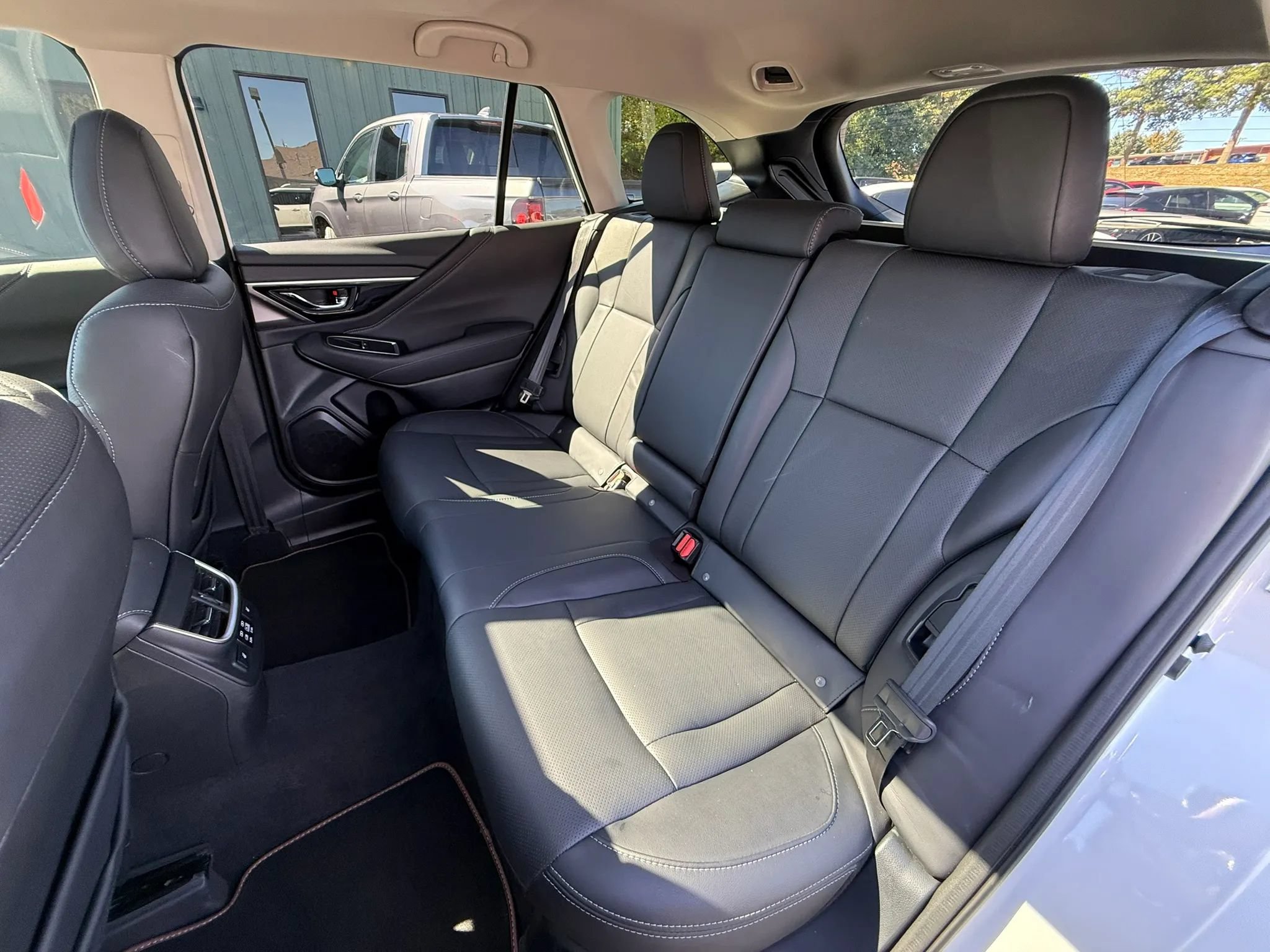 Used 2025 Subaru Outback Touring AWD/4WD image 25
