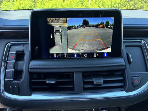 Used 2024 Chevrolet Tahoe Z71 w/ Luxury Package AWD/4WD image 34