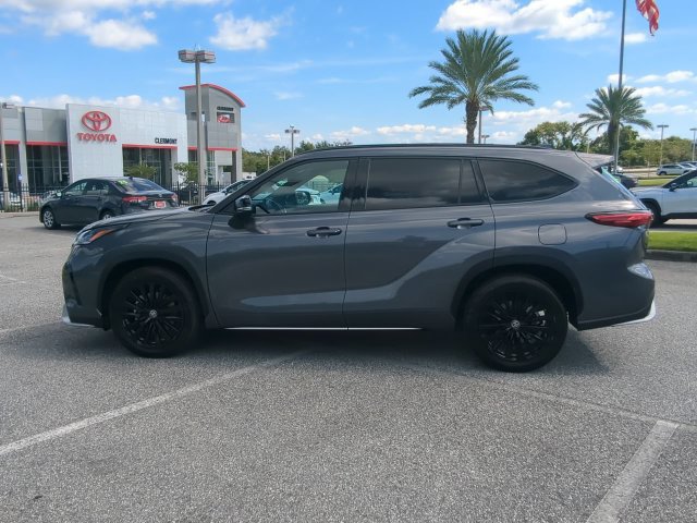 Used 2023 Toyota Highlander XSE FWD image 7