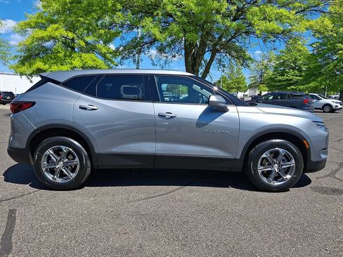 Used 2025 Chevrolet Blazer LT AWD/4WD image 10