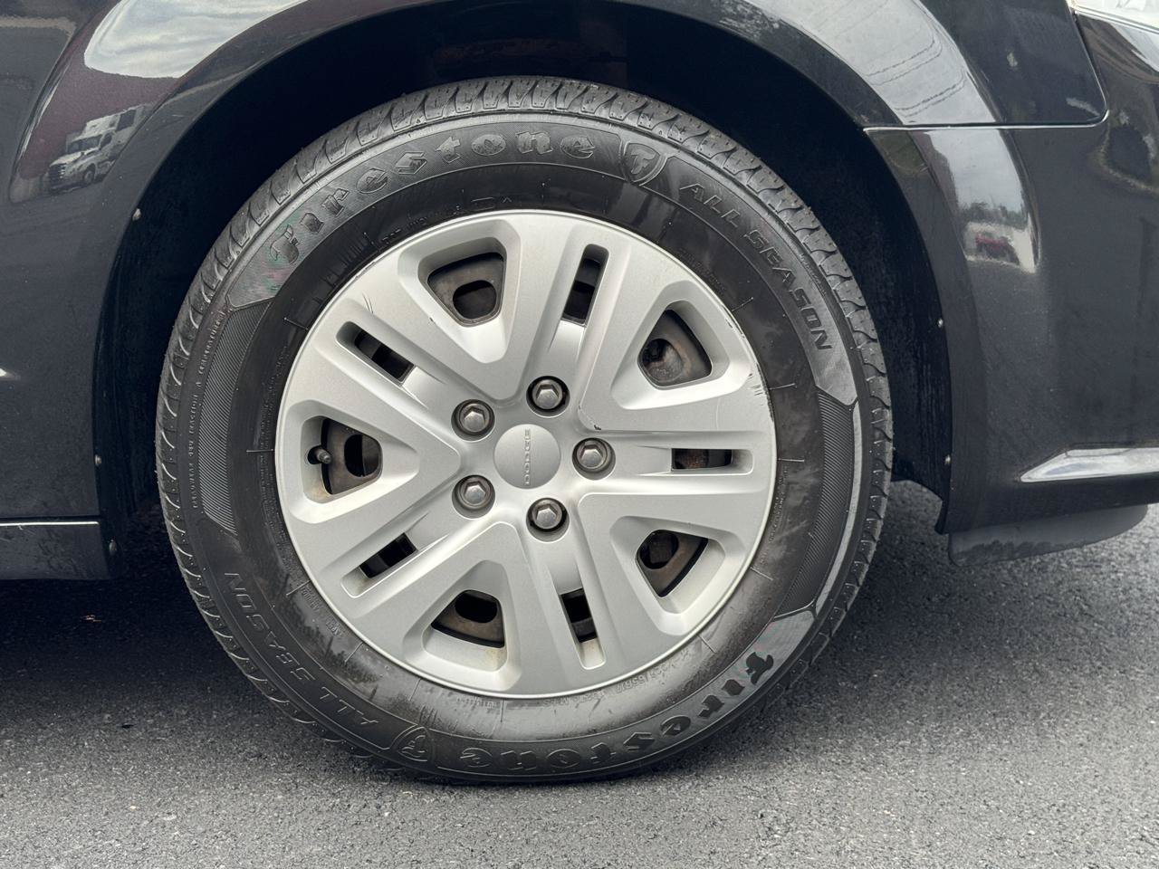 Used 2019 Dodge Grand Caravan SE FWD image 21