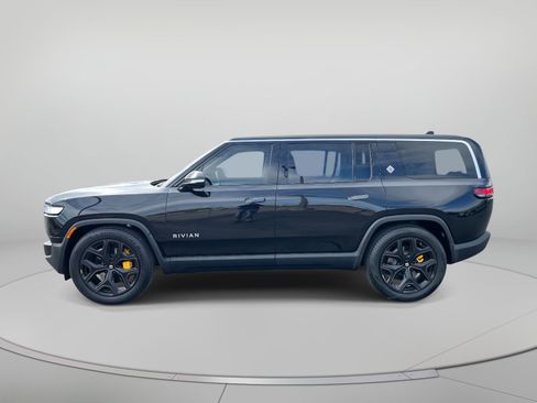 Used 2023 Rivian R1S Launch Edition image 7