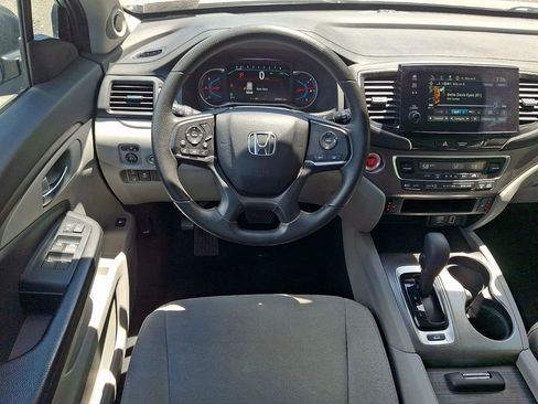 Used 2020 Honda Pilot EX image 2