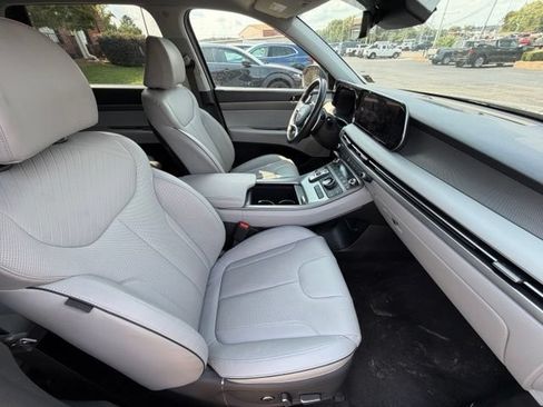 Used 2024 Hyundai Palisade SEL FWD image 4
