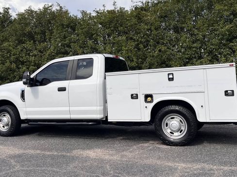 Used 2018 Ford F250 XL w/ Power Equipment Group RWD image 5