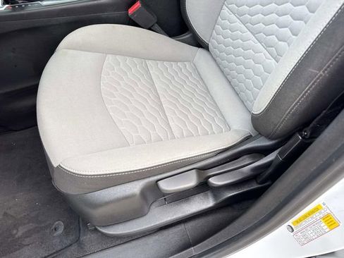 Used 2020 Chevrolet Equinox LS image 14