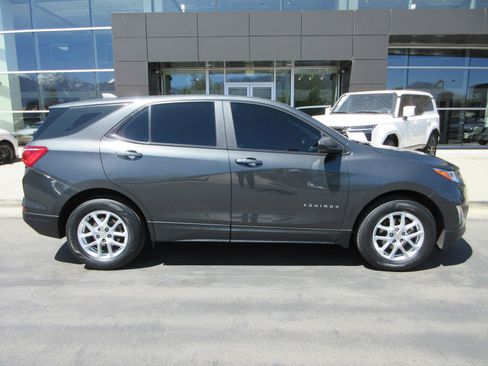 Used 2021 Chevrolet Equinox LS w/ LPO, Floor Liner Package FWD image 12