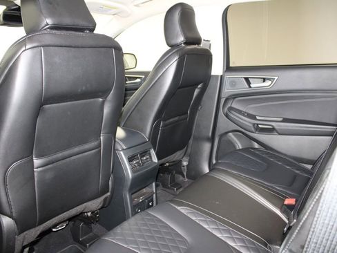 Used 2024 Ford Edge Titanium image 24