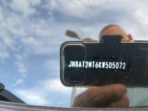 Used 2019 Nissan Rogue SV FWD image 22