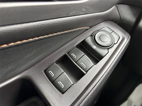 Used 2020 Chevrolet Traverse RS image 16