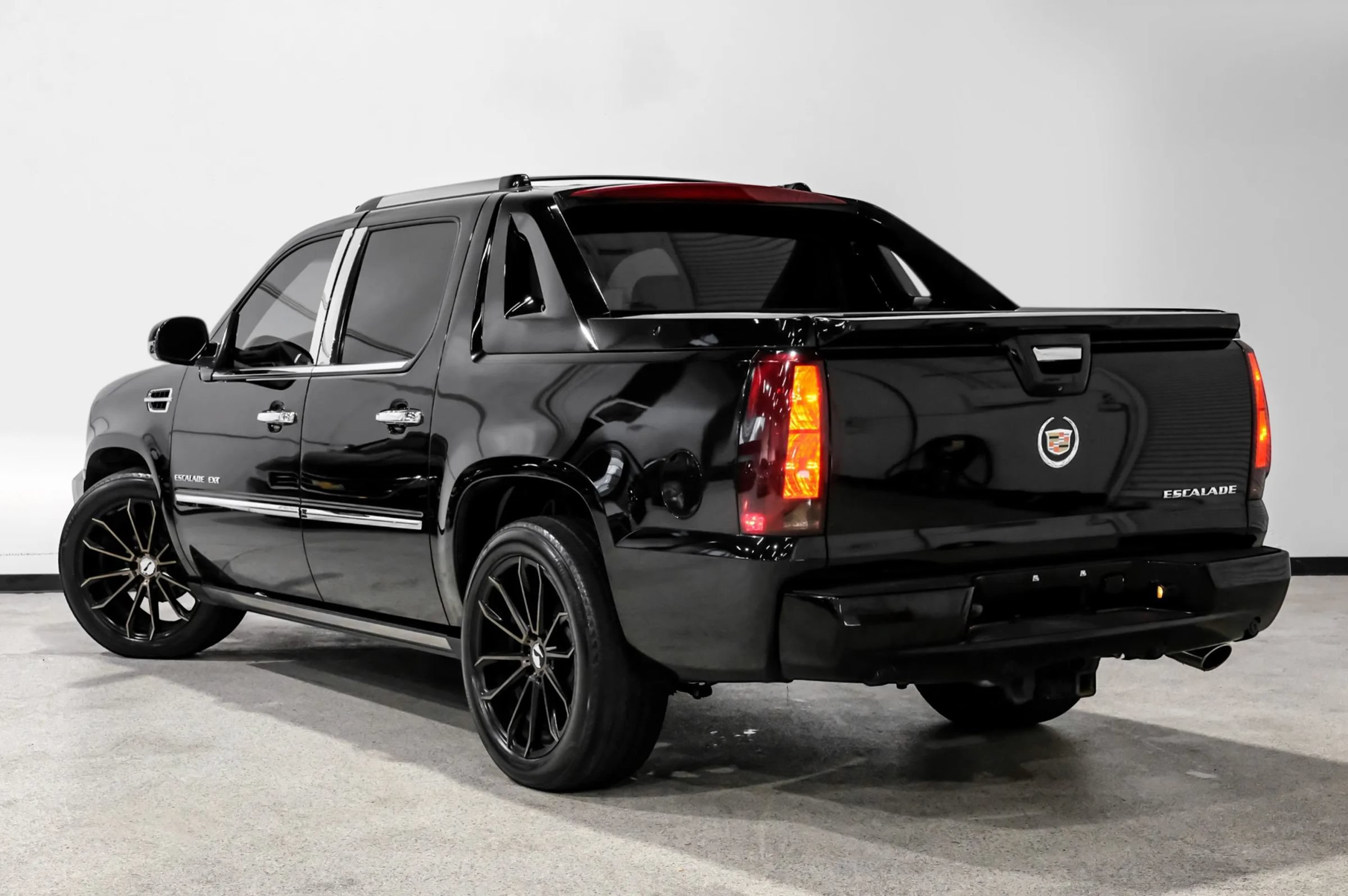 Used 2012 Cadillac Escalade EXT Premium AWD/4WD image 8