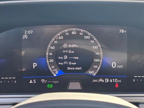 Used 2025 Volkswagen Taos SE image 11