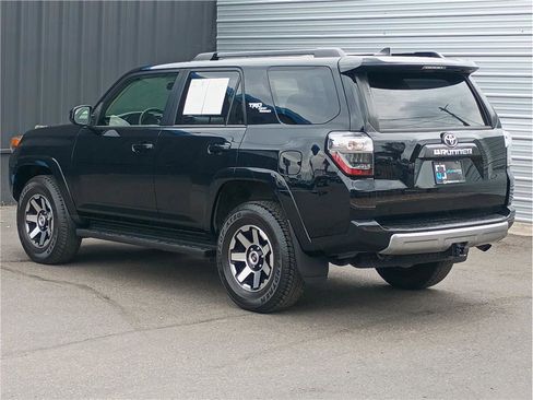 Used 2024 Toyota 4Runner TRD Off-Road image 8