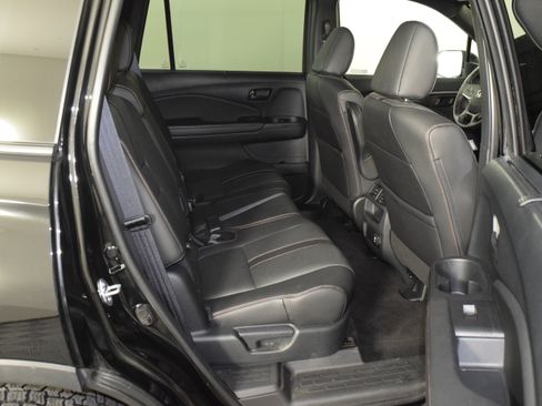 Certified 2022 Honda Passport TrailSport image 36