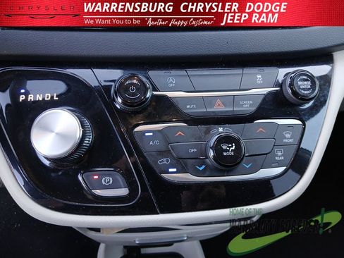 Used 2023 Chrysler Voyager LX FWD image 25