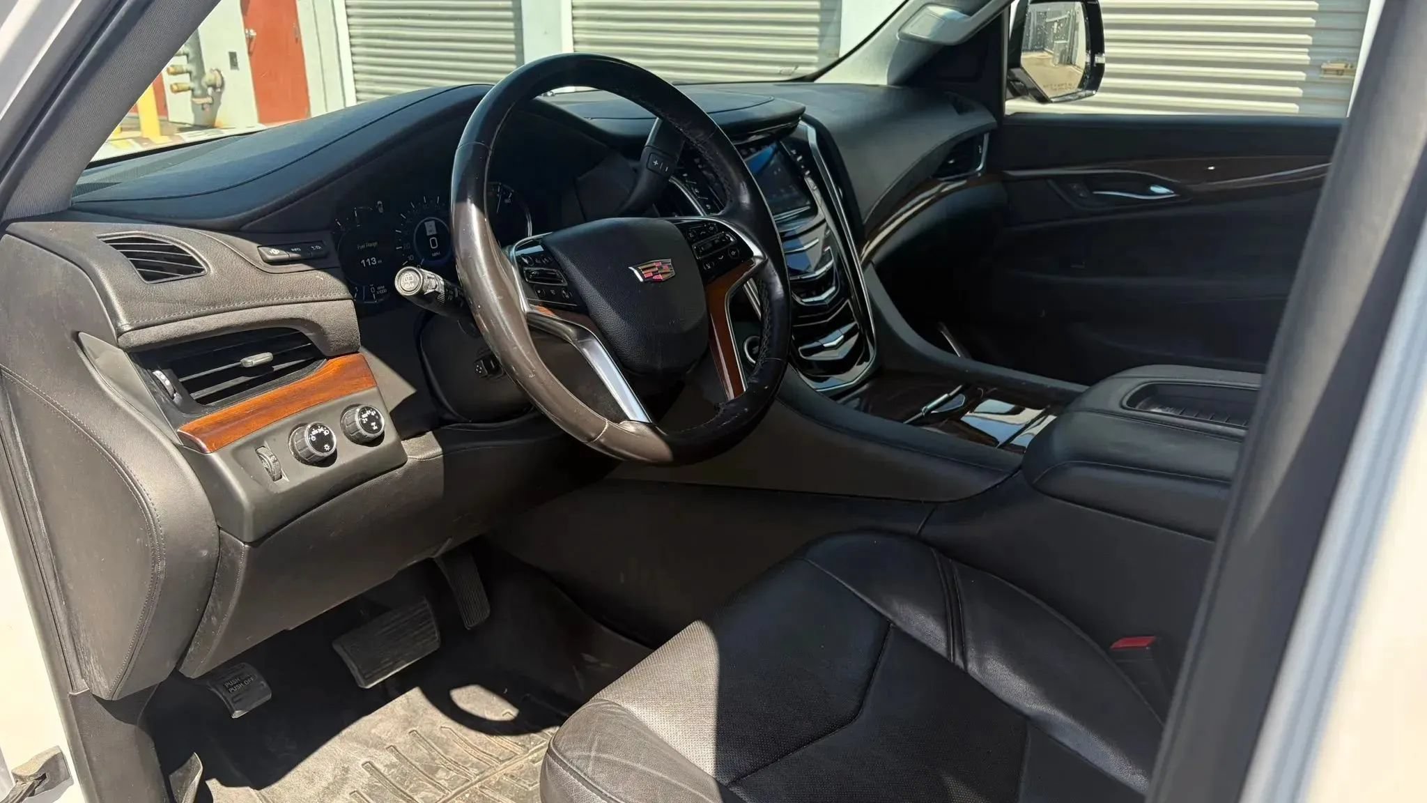 Used 2018 Cadillac Escalade ESV Luxury AWD/4WD image 10