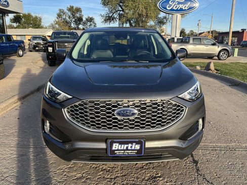 Used 2024 Ford Edge SEL w/ Convenience Package image 3