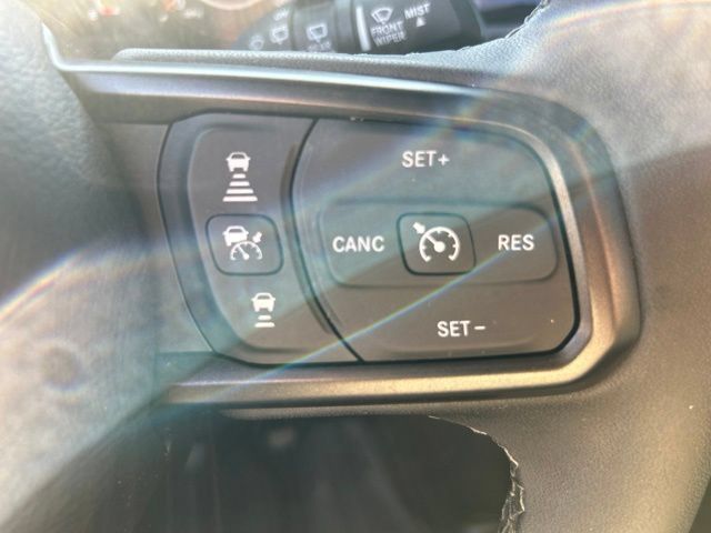 Used 2025 Jeep Wrangler Unlimited Sport AWD/4WD image 25