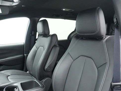 New 2026 Chrysler Voyager LX image 28
