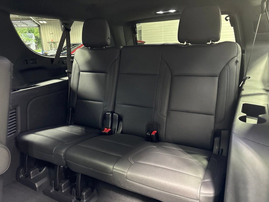 Used 2022 Chevrolet Suburban LT AWD/4WD image 42