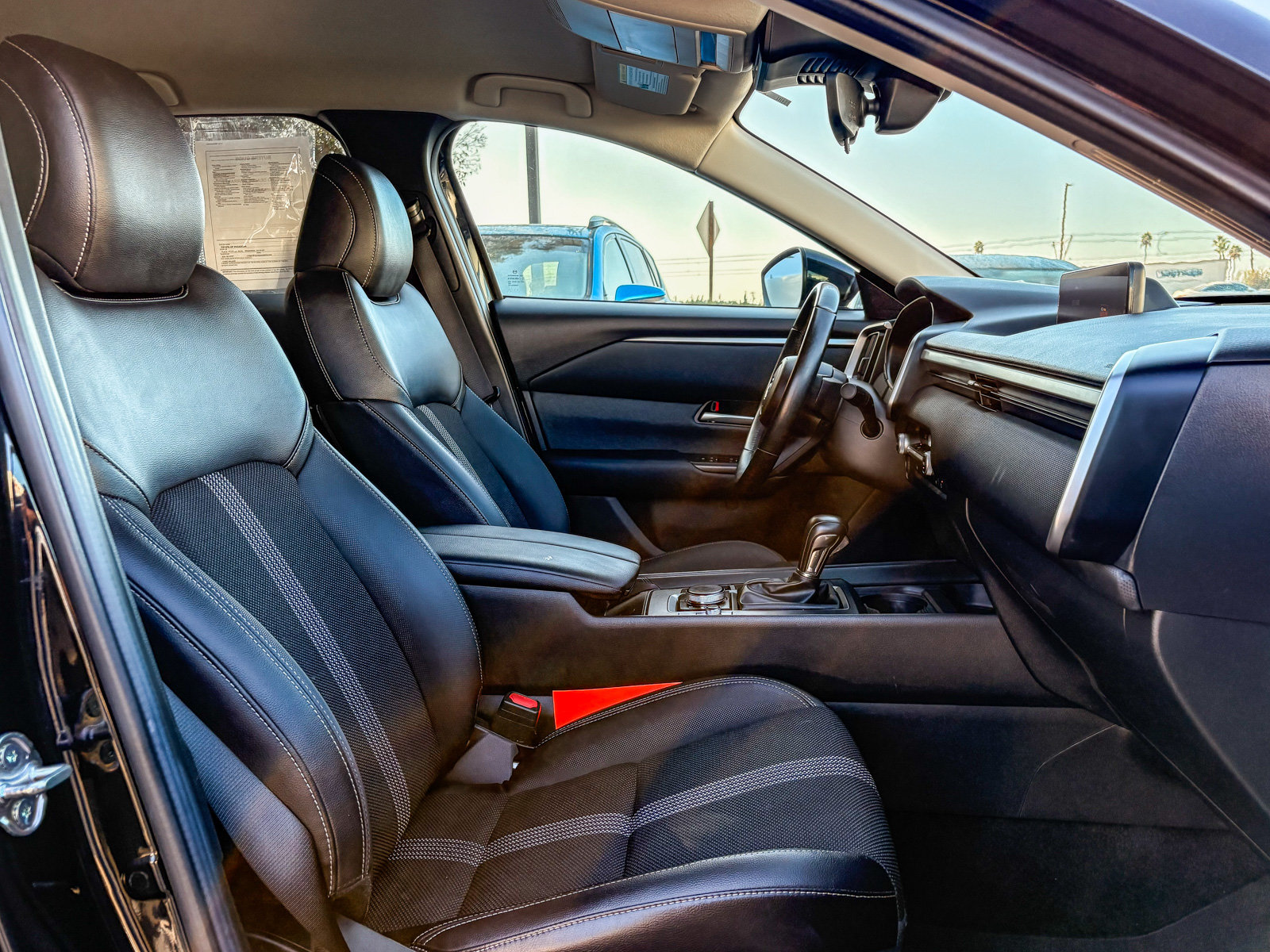 Used 2025 MAZDA CX-50 AWD 2.5 S w/ Preferred Package image 16