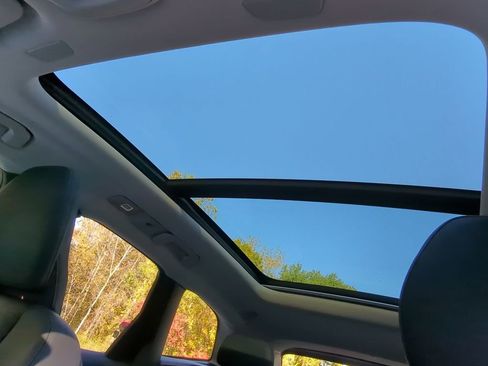 Used 2025 Volvo XC60 B5 Plus image 22