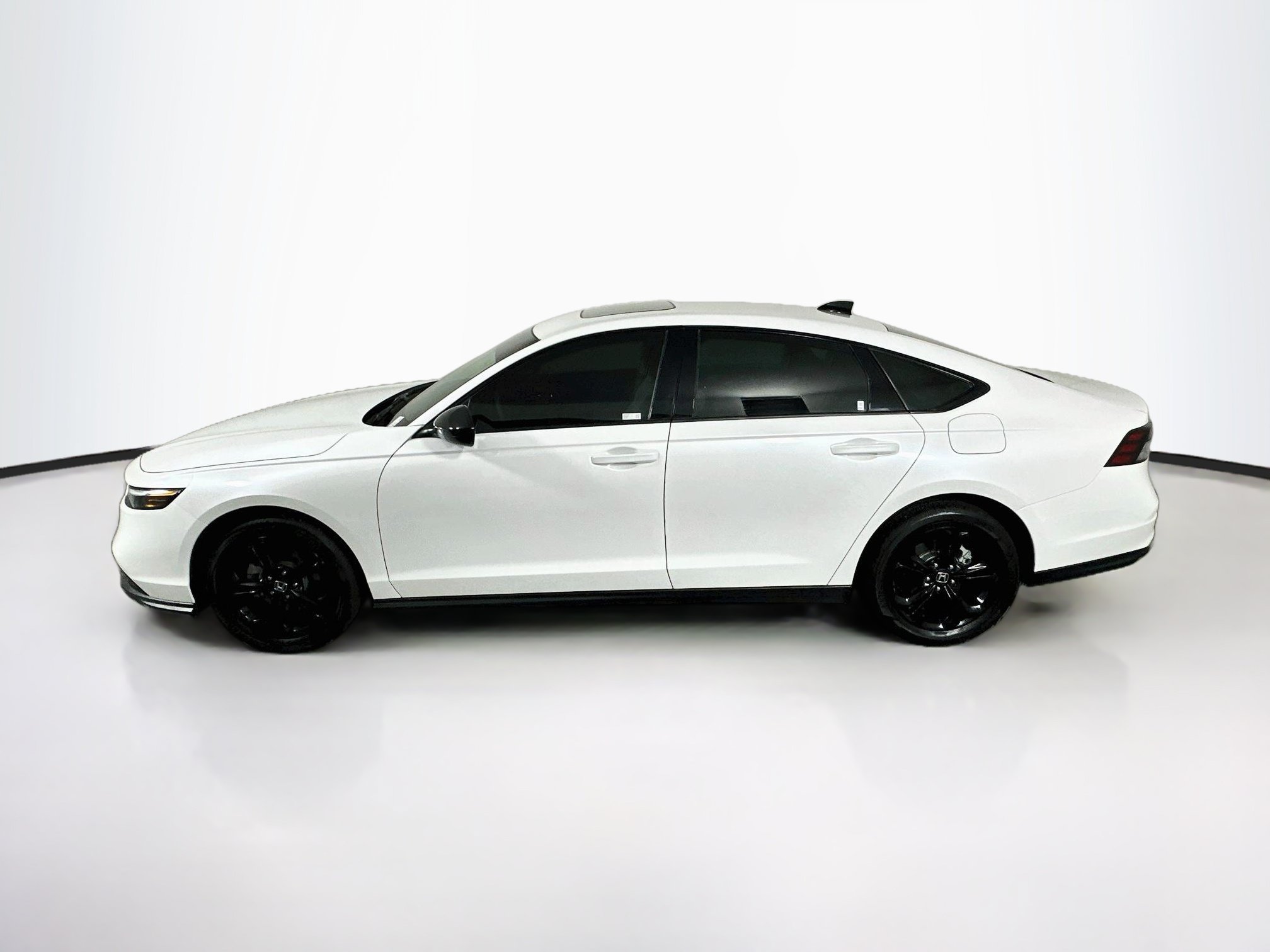 Used 2025 Honda Accord SE image 4