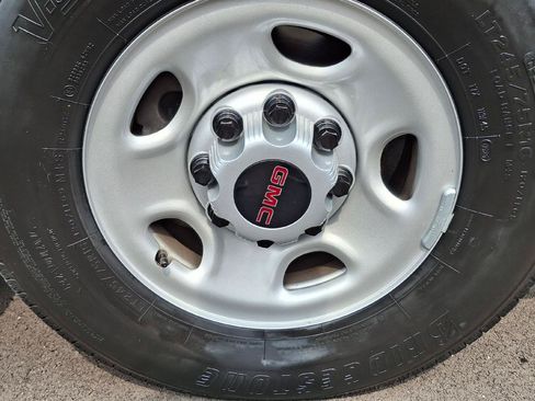 Used 2025 GMC Savana 2500 w/ Driver Convenience Package RWD image 15