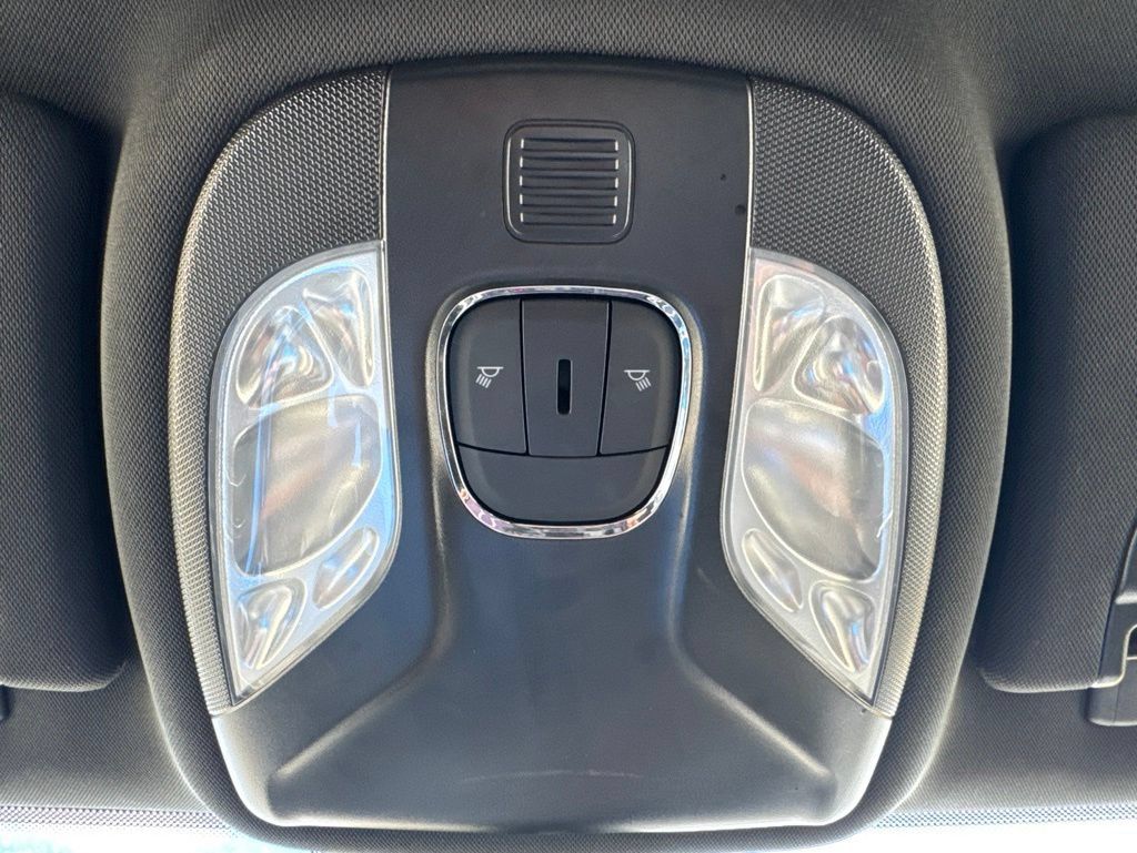 Used 2025 Jeep Compass Trailhawk AWD/4WD image 32