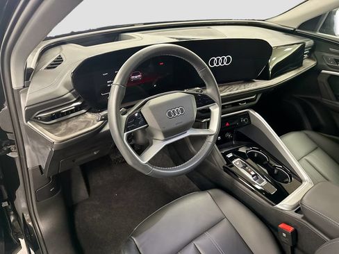 Used 2025 Audi Q5 Premium Plus w/ Premium Plus AWD/4WD image 9