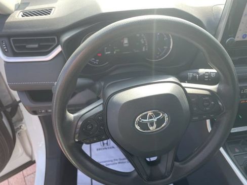 Used 2024 Toyota RAV4 XLE w/ Convenience Package AWD/4WD image 12